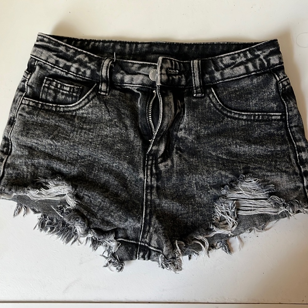 Size 8 kids Jean shorts, color:black
